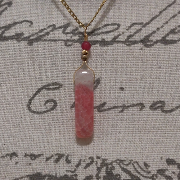 New Raspberry Quartz Necklace. - Picture 8 of 9